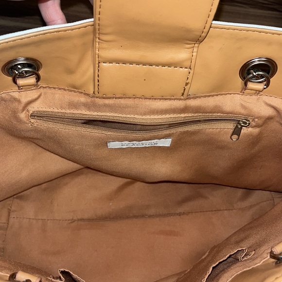 Kenneth Cole reaction, black and white stripes with brown chain handles - Picture 10 of 16